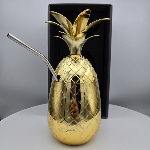 Gold Finish Pineapple Tumbler Cocktail Cup with Straw 17oz - Picture 9 of 10
